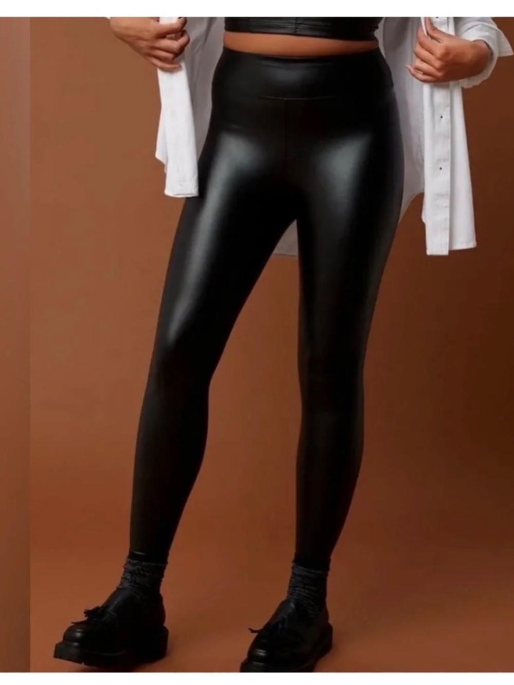 NWT Offline by Aerie Real Luxe Faux Leather Leggings Black Size M